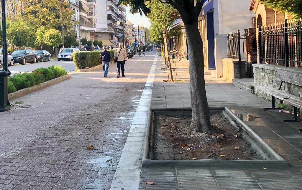 Εργα σε κεντρικά πεζοδρόμια των Τρικάλων