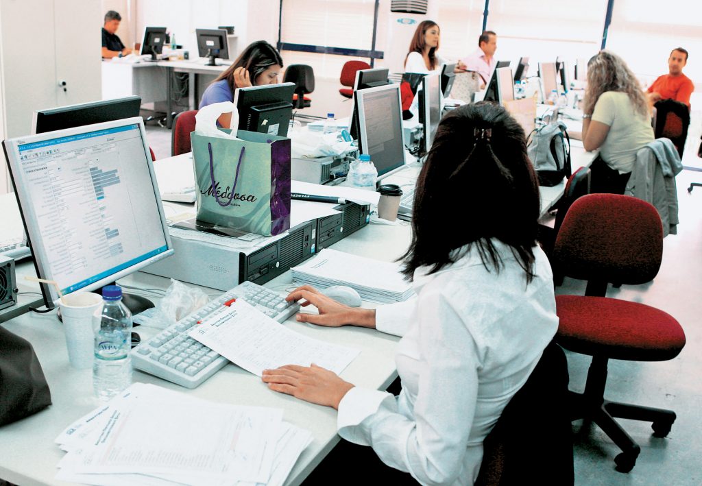 Δημόσιο: Επί πλέον άδεια στις γυναίκες για ετήσιο γυναικολογικό έλεγχο