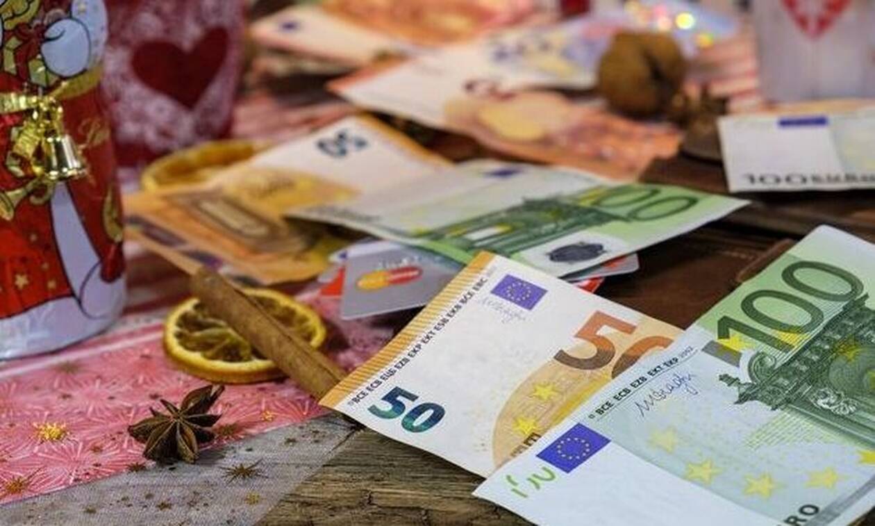 ΟΑΕΔ: Πότε θα δοθεί το δώρο Χριστουγέννων
