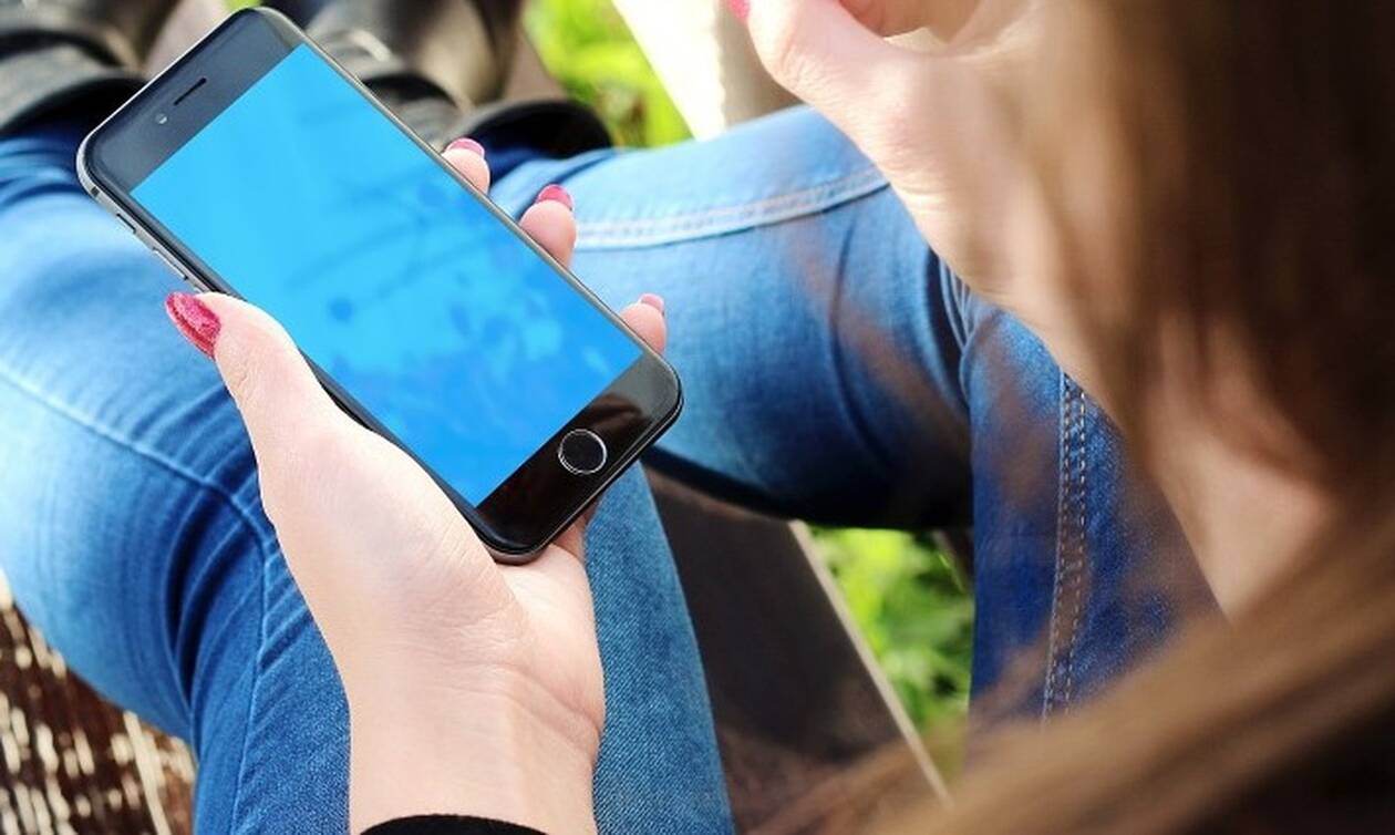 Τέλος στην ταλαιπωρία: Υπεύθυνες δηλώσεις και εξουσιοδοτήσεις από το κινητό τηλέφωνο