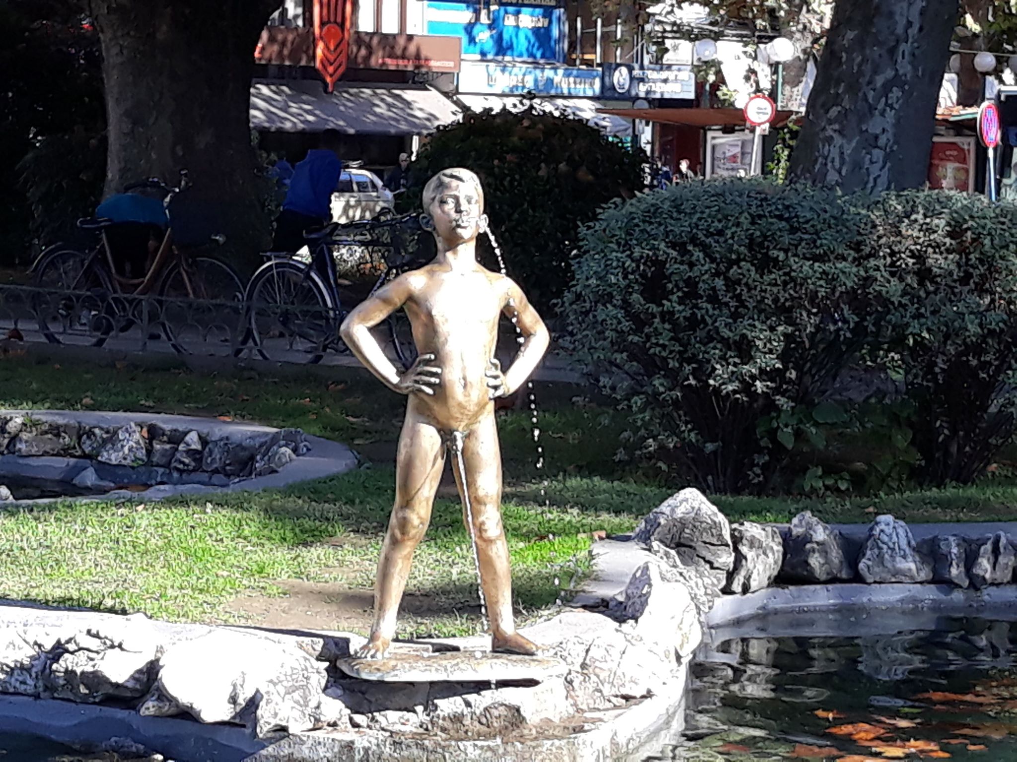 Φρέσκος, φρέσκος κι ανανεωμένος επέστρεψε ο Νικολάκης στην Κεντρική Πλατεία