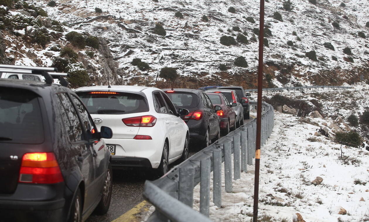 Κακοκαιρία Ζηνοβία: Αυτοί οι δρόμοι είναι ΤΩΡΑ κλειστοί – Πού χρειάζονται αντιολισθητικές αλυσίδες