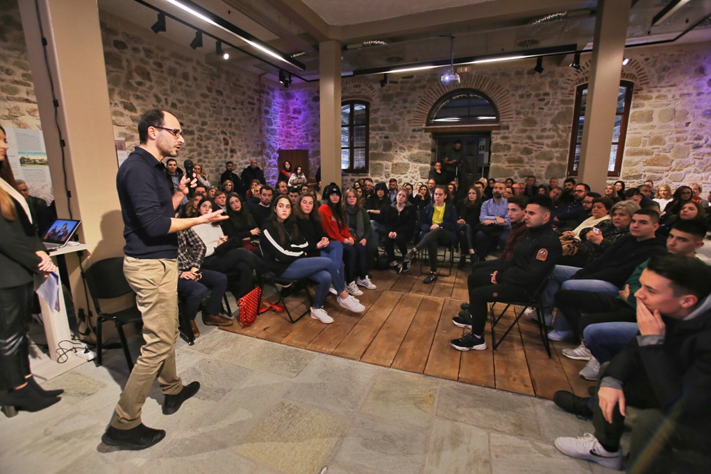 Αλληλεγγύη και προσφορά, τα μηνύματα των Γιατρών  Χωρίς Σύνορα στην τρικαλινή νεολαία