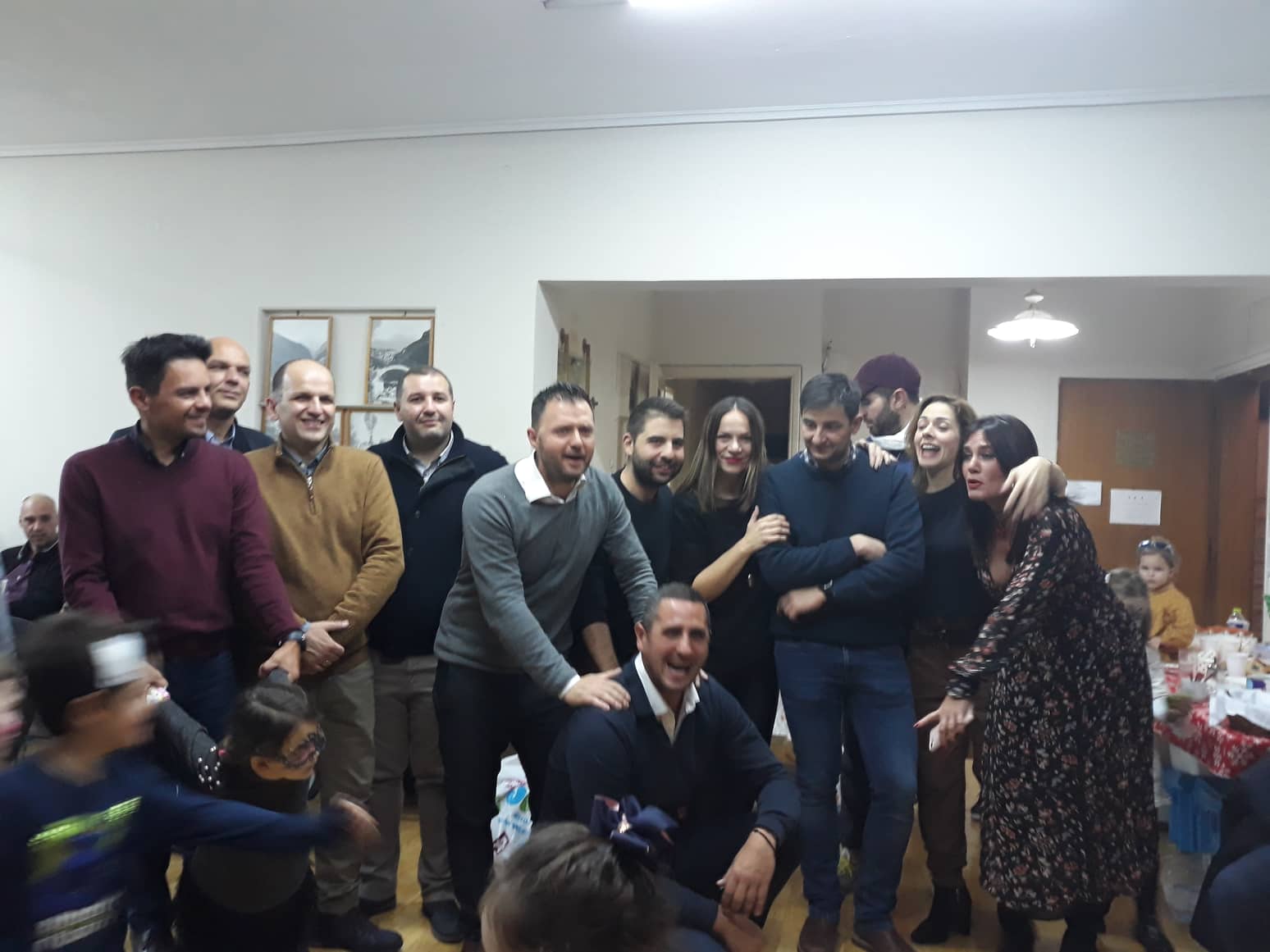 “Χριστουγεννιάτικη Φιλανθρωπική Εκδήλωση ΝΕ ΤΕΕ ΤΡΙΚΑΛΩΝ”