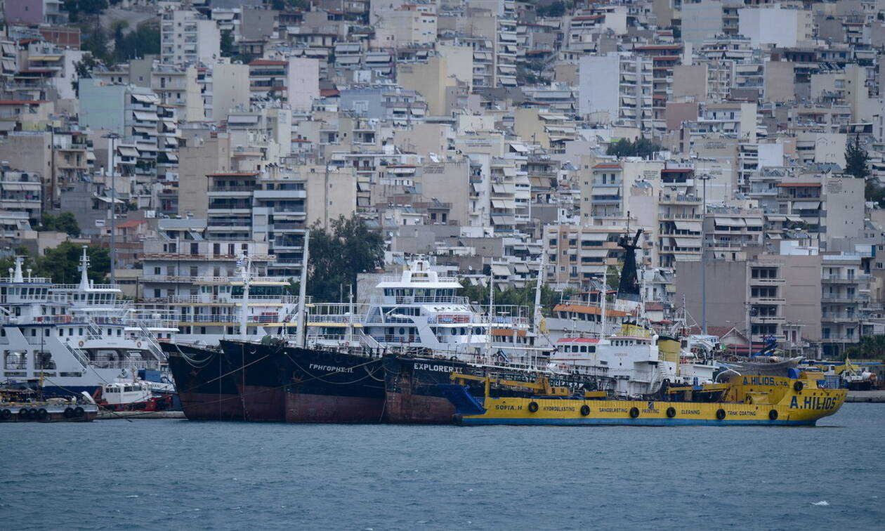 Πέραμα: Ανήλικος έπεσε στη θάλασσα για να αποφύγει έλεγχο από αστυνομικούς