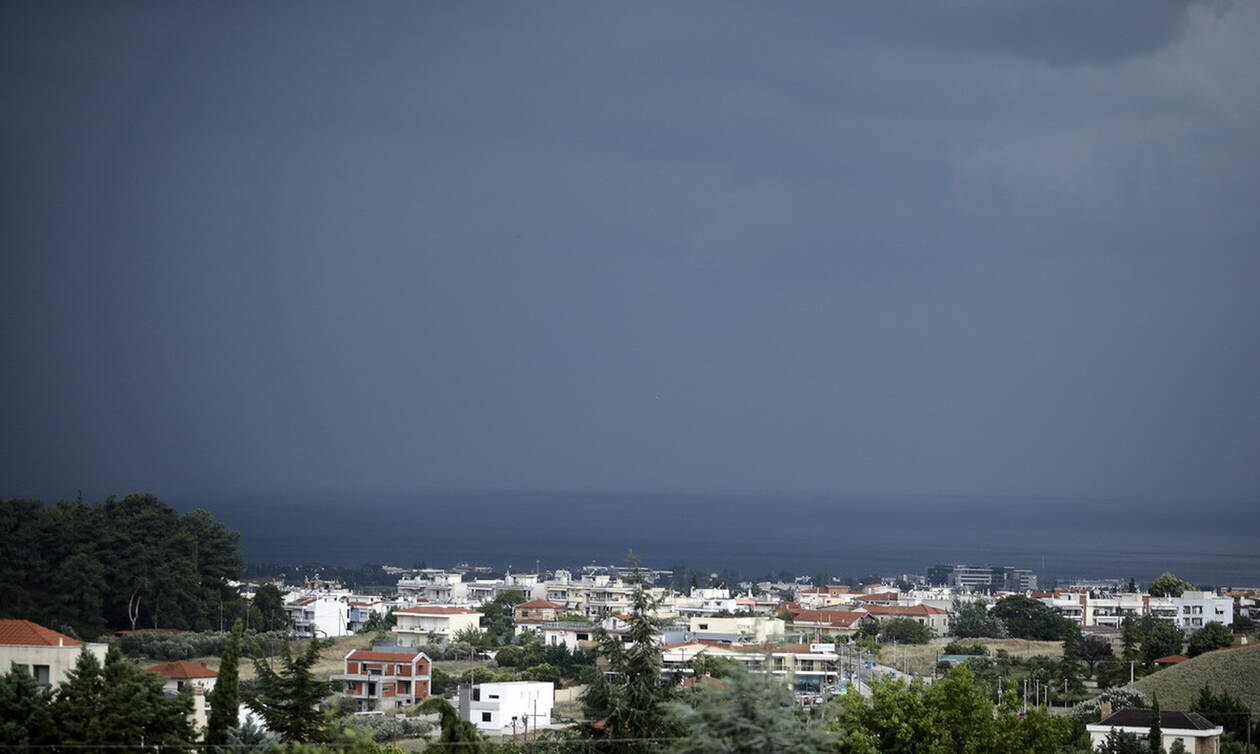 Με βροχές και πτώση της θερμοκρασίας η Παρασκευή – Ο καιρός μέχρι την Καθαρά Δευτέρα