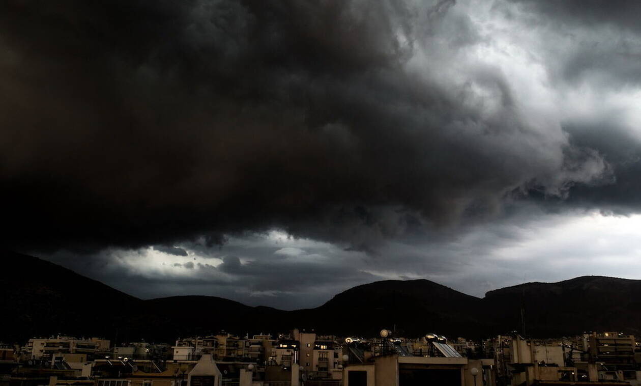 Αλλάζει ο καιρός: Πέμπτη με καταιγίδες και πτώση της θερμοκρασίας – Πού και πότε θα χιονίσει (pics)