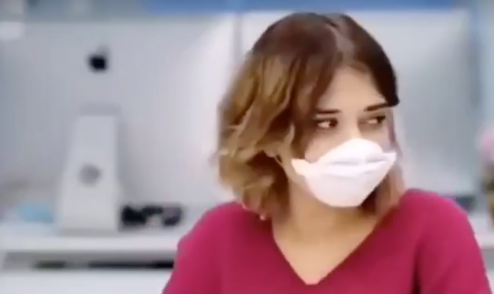 Πώς μπορείτε να φτιάξετε μια μάσκα σε ένα λεπτό