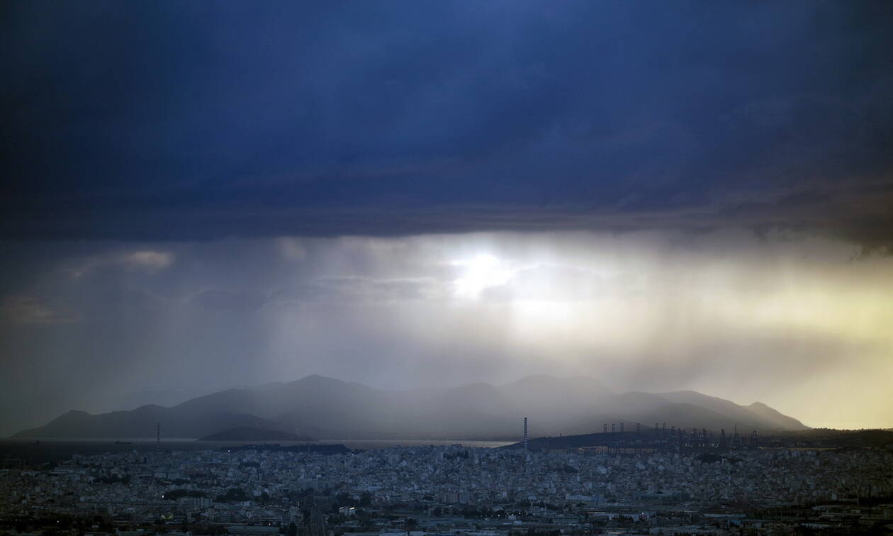 Καιρός: Με βροχές, νέα πτώση θερμοκρασίας και θυελλώδεις βοριάδες η Παρασκευή (pics)