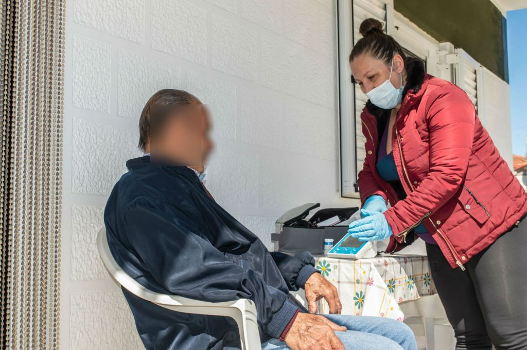Δ. Τρικκαίων: Σε πολίτες τα πρώτα δωρεάν συστήματα τηλεφροντίδας
