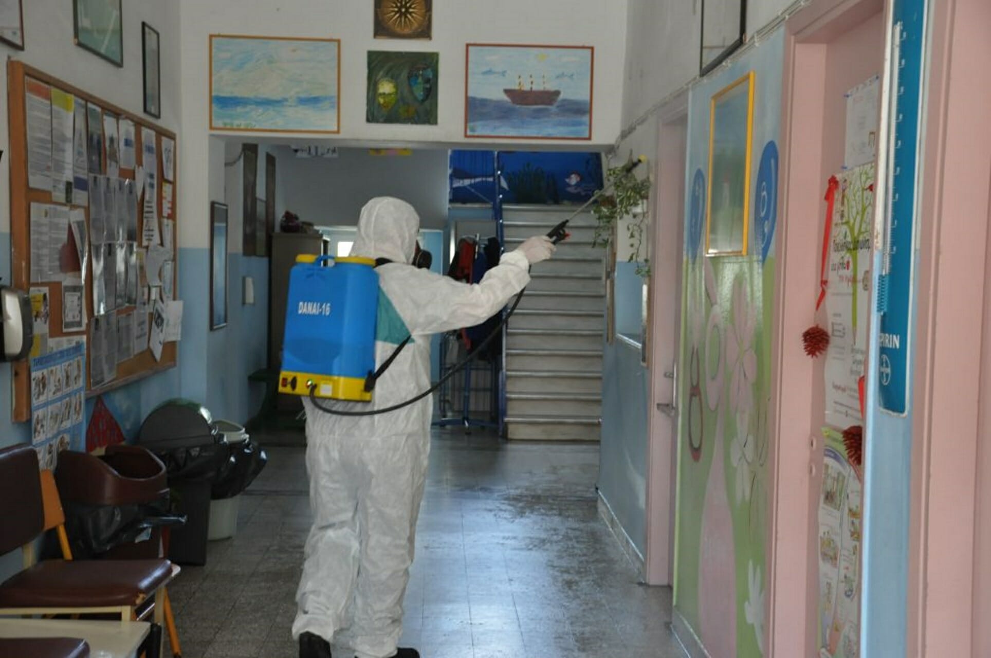 Παπαστεργίου προς Δημάρχους: Πότε γίνονται απολυμάνσεις σχολείων