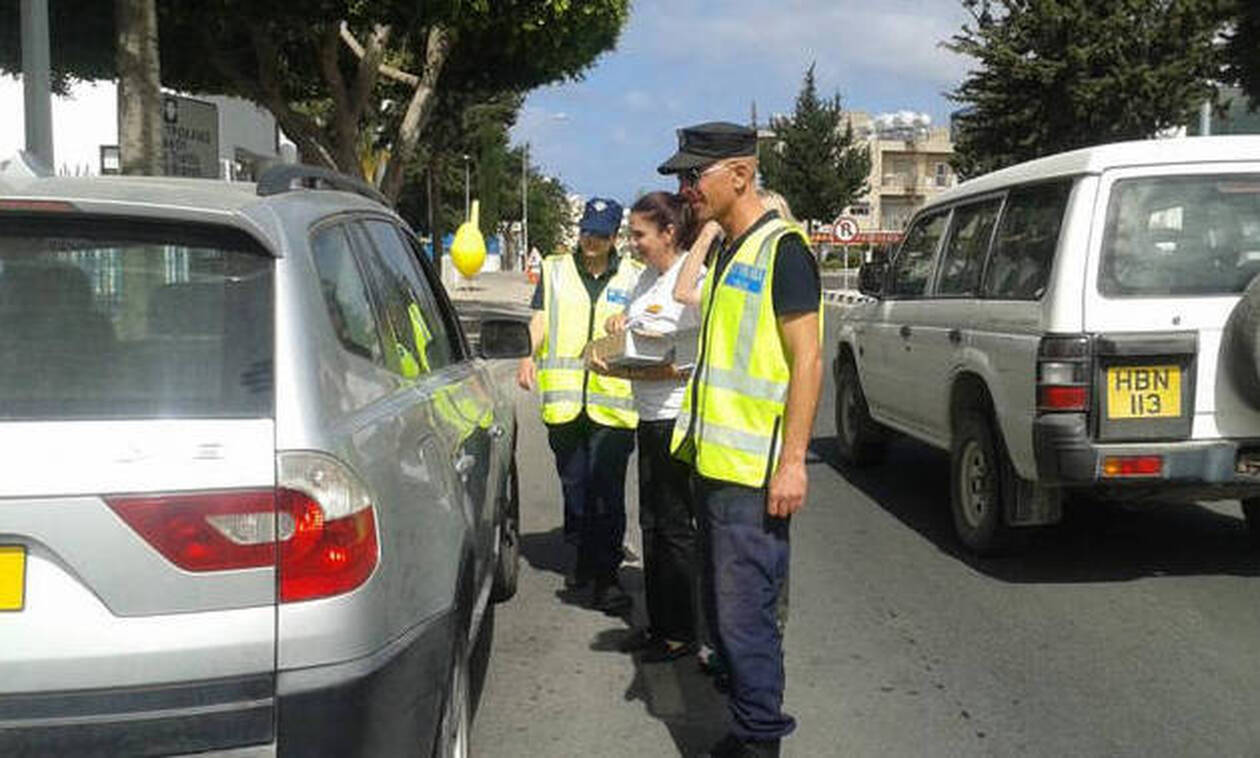 Κορωνοϊός στην Κύπρο: Στους δρόμους αστυνομικοί για έλεγχο της απαγόρευσης άσκοπων μετακινήσεων