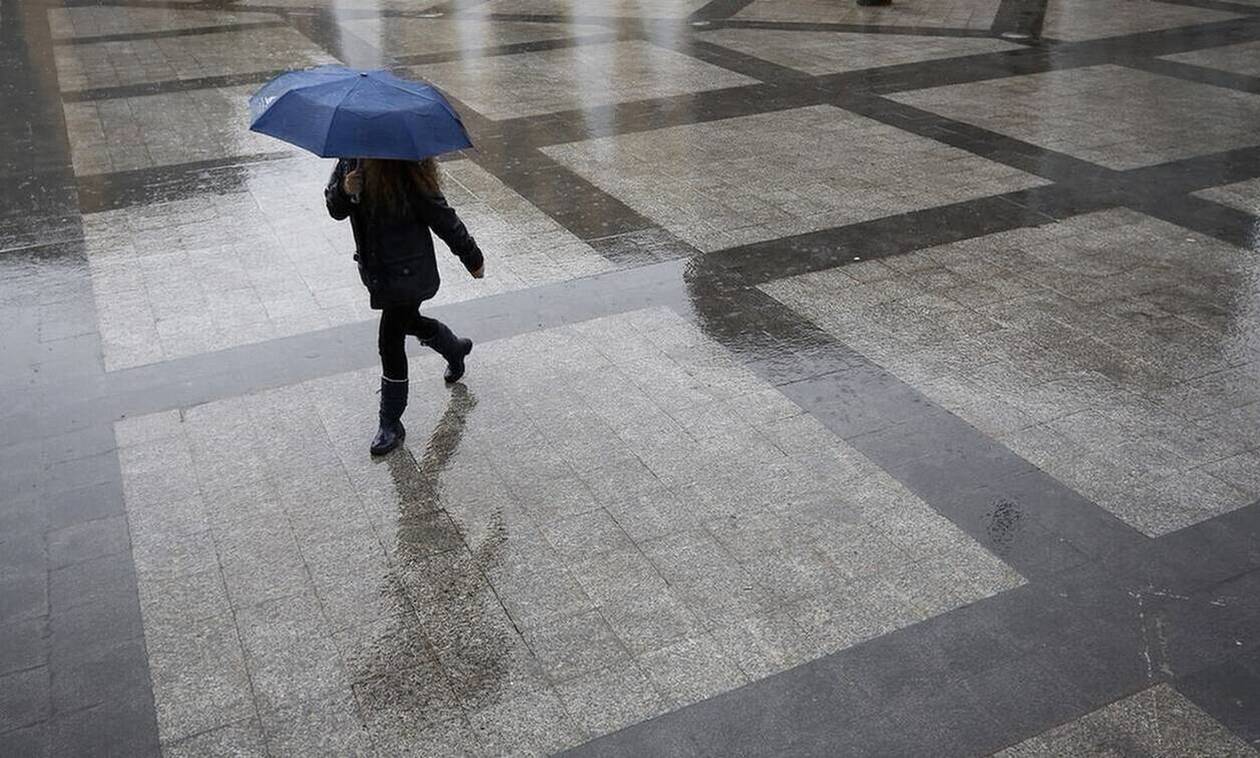 Καιρός: Συννεφιασμένη Κυριακή με βροχές και καταιγίδες – Πού θα είναι έντονα τα φαινόμενα