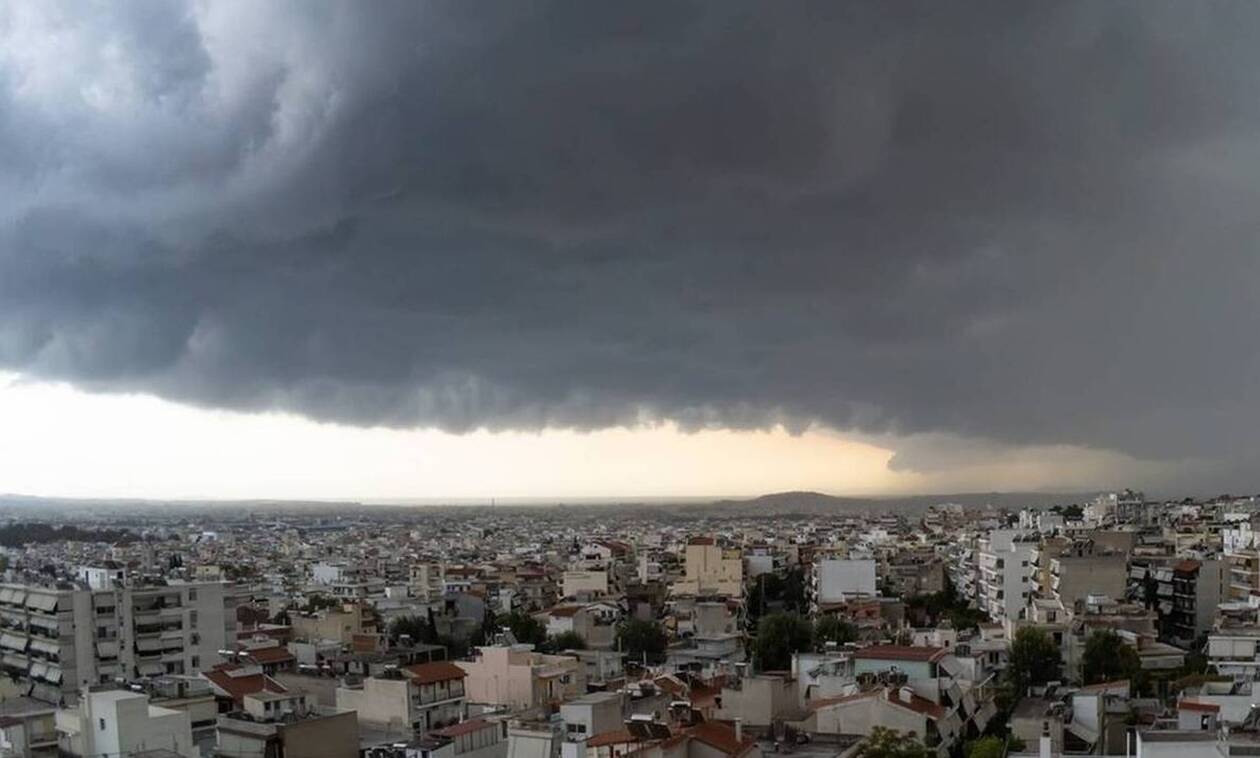Καιρός: Βροχές και καταιγίδες την Κυριακή – Ποιες περιοχές θα σαρώσει η κακοκαιρία