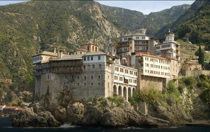 Κυκλοφορεί ψεύτικο μήνυμα δήθεν από το Άγιον Όρος