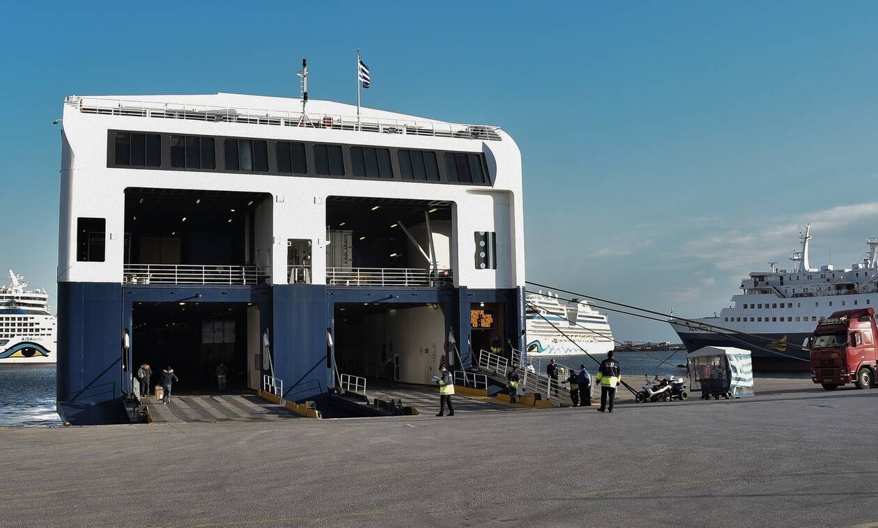 Αυστηροί έλεγχοι στα λιμάνια – Ποιοι επιτρέπεται να ταξιδέψουν