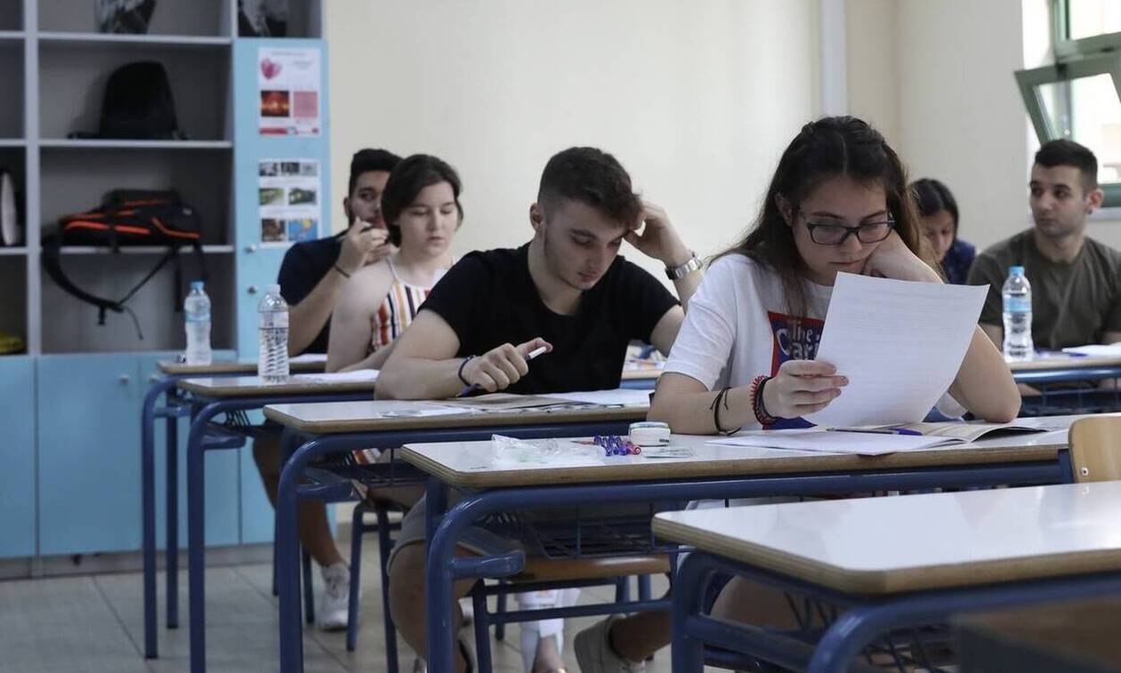 Κορονοϊός – Σχολεία: Εισηγήσεις, «αγκάθια» και κρίσιμες ημερομηνίες – Τι θα γίνει με τις πανελλήνιες
