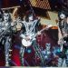 Πέθανε μέλος του συγκροτήματος «Kiss» (pics)
