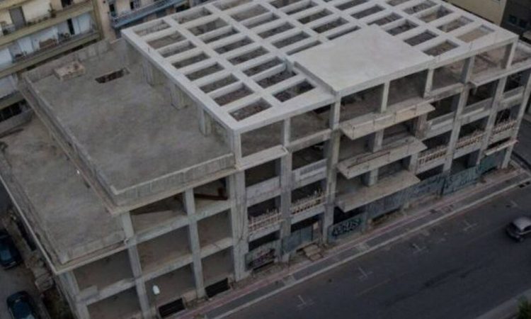 Το κτήριο που «στοιχειώνει» την Πάτρα εδώ και 55 χρόνια