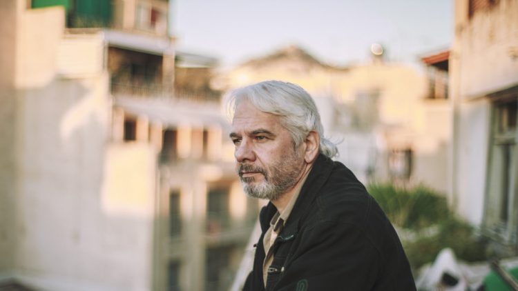 O Κώστας Σαμαράς δεν πανικοβάλλεται τόσο εύκολα με το παρελθόν που έχει