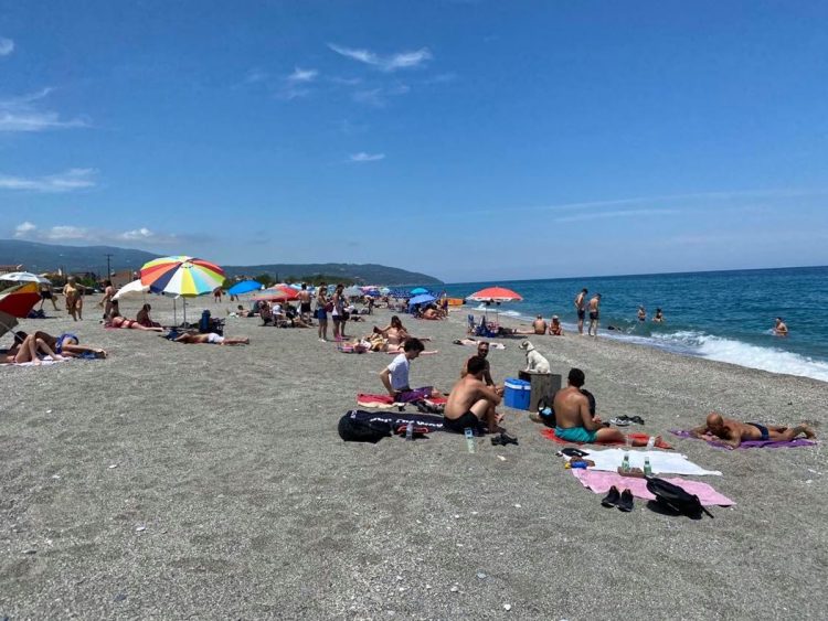 Ξεκίνησαν τα μπάνια των Τρικαλινών