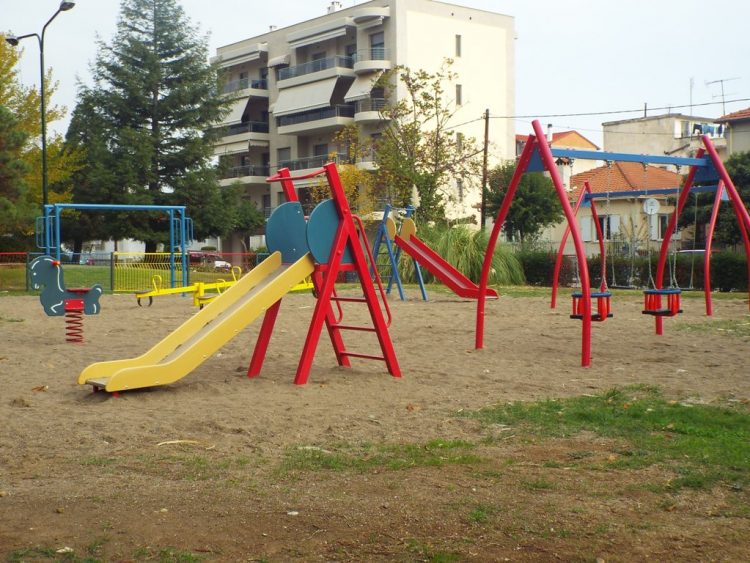 Παιδικές χαρές σε κάθε χωριό του Δήμου Τρικκαίων – Κατασκευάζονται 22 νέες