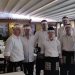 Τρίκαλα: Με ασπίδες σερβίρουν σε ταβέρνα
