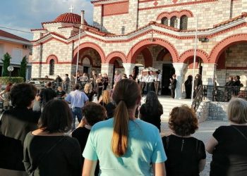 Σε κλίμα οδύνης το στερνό αντίο στην Ελένη Καϊμά