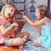 Χτυπάει, κλωτσάει, τρέχει μακριά: πώς θα διαχειριστείτε την άσχημη συμπεριφορά του μικρού σας