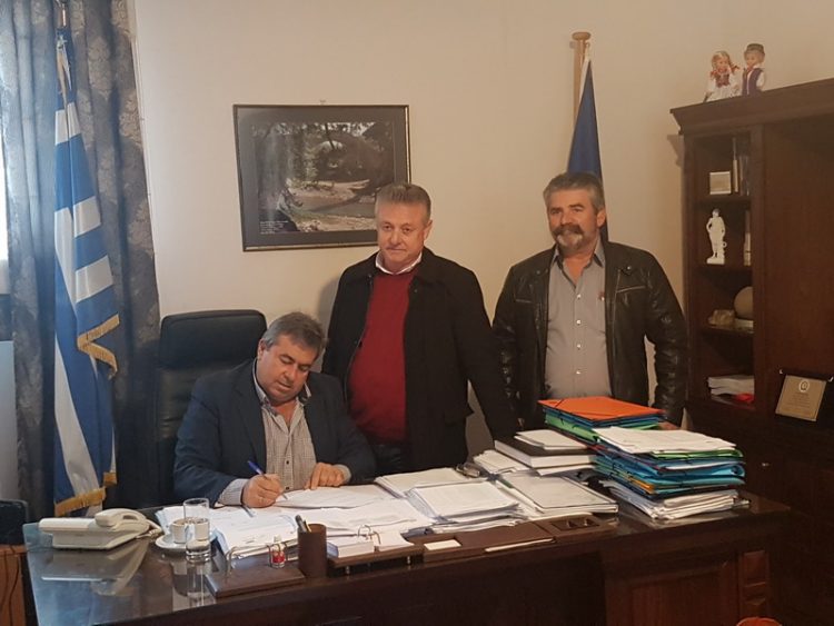 Συμβάσεις νέων έργων υπέγραψε ο Δήμαρχος Πύλης