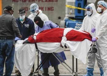 Ταραχές στις ΗΠΑ εν μέσω κορονοϊού: 743 νέοι θάνατοι από COVID-19 σε 24 ώρες