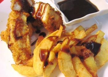CHICKEN NUGGETS με γλυκόξινη σάλτσα