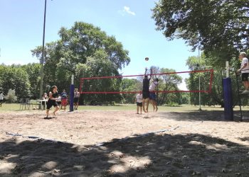 Κι όμως τα Τρίκαλα χωρίς θάλασσα έχουν 3 γήπεδα beach volley και τουρνουά πανελλήνιας εμβέλειας!!!