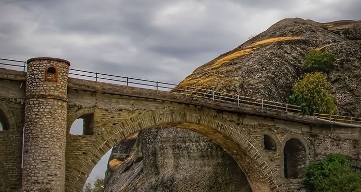 Το πέτρινο Γεφύρι της Σαρακίνας ένα από τα… διαμάντια του Νομού Τρικάλων