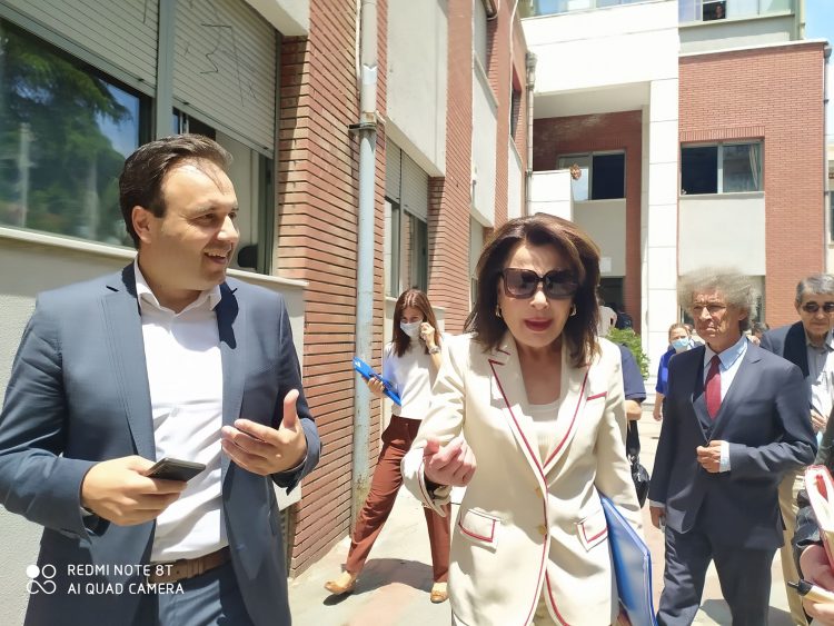 Στα Τρίκαλα “περπάτησε” σήμερα η Πρόεδρος της Επιτροπής «ΕΛΛΑΔΑ 2021» Γιάννα Αγγελοπούλου-Δασκαλάκη