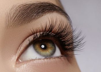 Μακριές βλεφαρίδες: 11 tips για να το πετύχετε σε μόλις ένα μήνα (video)
