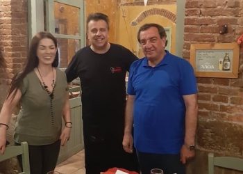 Σαντορινιά… αύρα στα Μεζεδοκαμώματα από τον Δήμαρχο του ονειρεμένου νησιού
