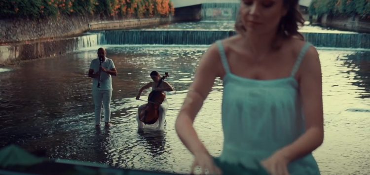 My Love… με φόντο τα νερά του Ληθαίου-Ένα καθηλωτικό video clip (video)
