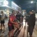 Φιέστα για την άνοδο του ΑΟΤ έστησαν οι “Σακαφλιάδες” στο κέντρο των Τρικάλων (φωτό)