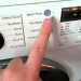 Το έξυπνο tip των ειδικών για να μοσχοβολούν φρεσκάδα οι πετσέτες σας μετά το πλυντήριο