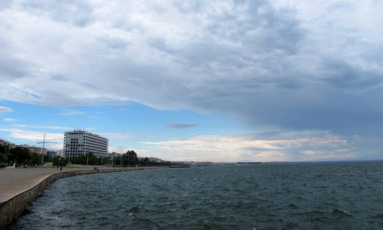 Καιρός τώρα: Με συννεφιά η Πέμπτη – Πού και πότε θα βρέξει