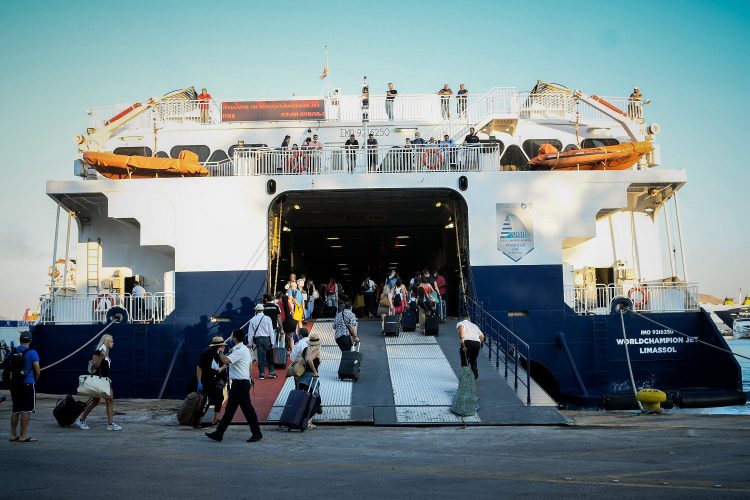 ΟΑΕΔ – Κοινωνικός Τουρισμός 2020: Πώς θα δοθούν οι επιταγές