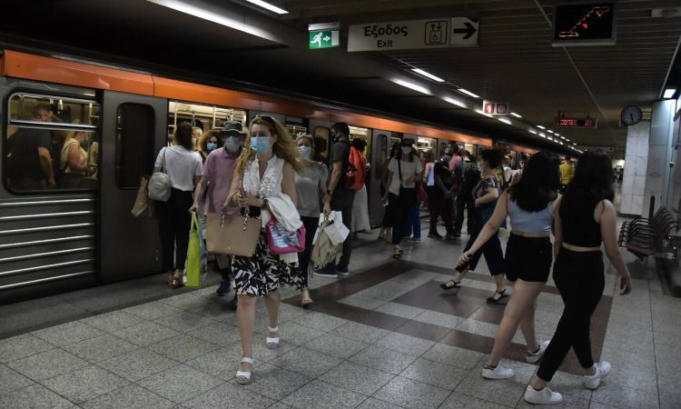 Κορονοϊός: Συναγερμός για την αύξηση κρουσμάτων – Πού είναι υποχρεωτική η μάσκα