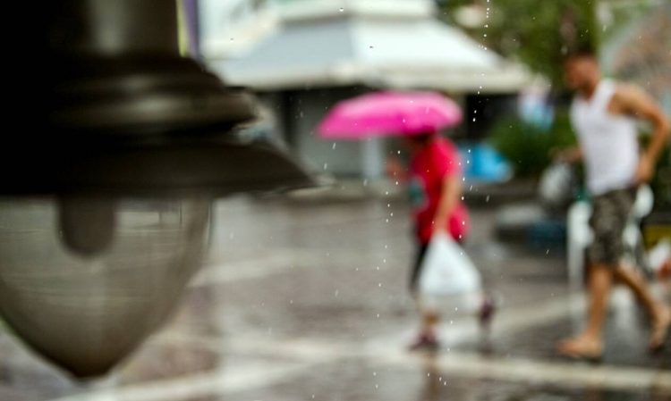 Άστατος ο καιρός το Σαββατοκύριακο – Σε ποιες περιοχές θα βρέξει (χάρτες)