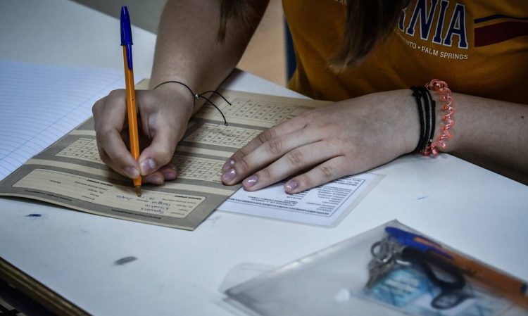 Βάσεις 2020: Ποιες σχολές θα… εκτοξευτούν – Σε ποιες θα σημειωθεί ιστορική πτώση (ΠΙΝΑΚΕΣ)