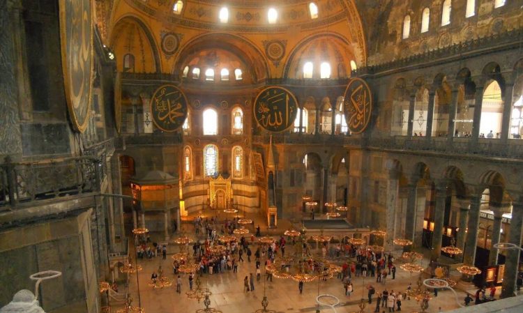 Αγιά Σοφιά: Οι θρύλοι και οι προφητείες που… τρέμουν οι Τούρκοι!