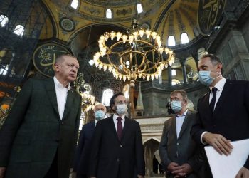 Αγία Σοφία: Ο Ερντογάν μετρά αντίστροφα για την πρώτη προσευχή – Τι θα γίνει με τις αγιογραφίες