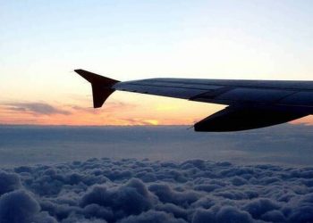 Χαμός σε πτήση: Έπιασε… βροχή μέσα στο αεροπλάνο (pics)
