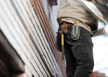 Σμύρνη: Εργάτες που κατασκεύαζαν κτήριο ανακάλυψαν… θησαυρό (pics)