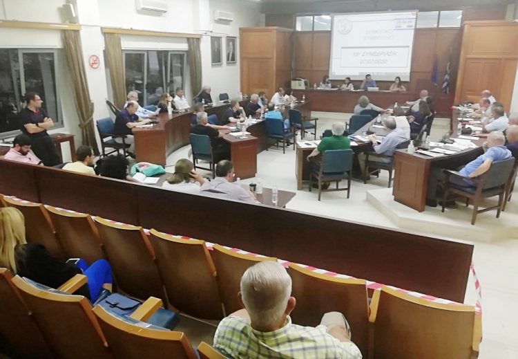 Υπέρ των ανεμογεννητριών ο Παπαστεργίου-Κατά όπου δεν έχουν ανοιχθεί δρόμοι
